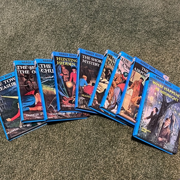 Hardy boys books - Picture 2 of 2
